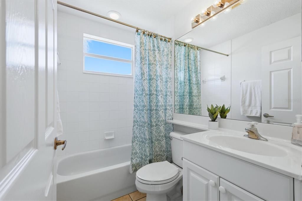For Sale: $259,000 (2 beds, 2 baths, 1398 Square Feet)