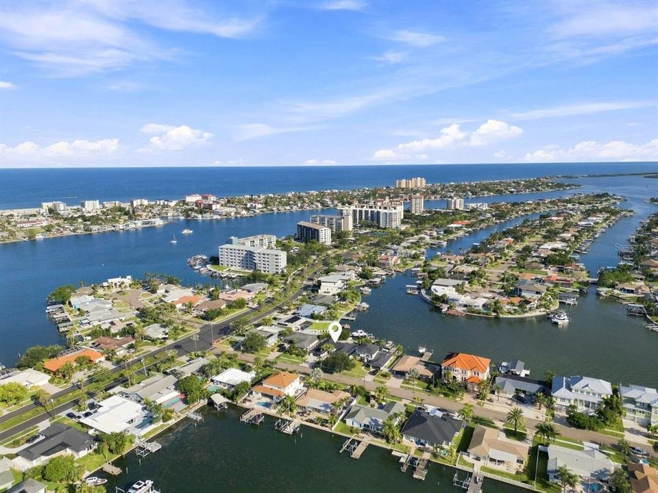 En Venta: $1,650,000 (4 camas, 3 baños, 2372 Pies cuadrados)