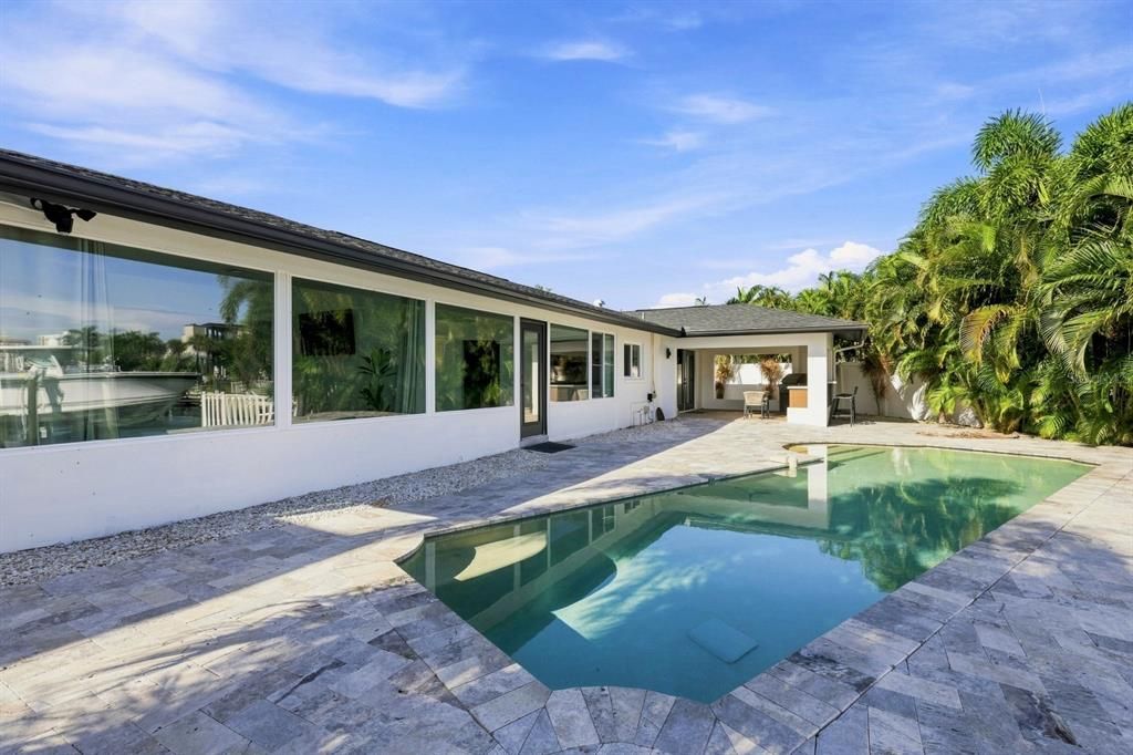 En Venta: $1,650,000 (4 camas, 3 baños, 2372 Pies cuadrados)