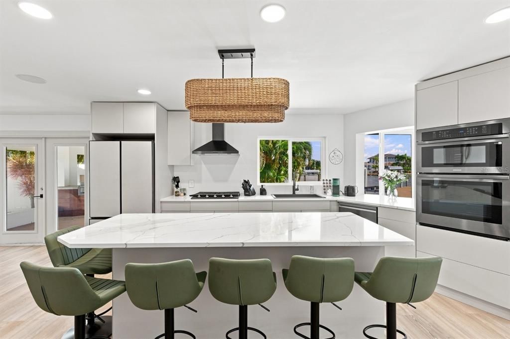 En Venta: $1,650,000 (4 camas, 3 baños, 2372 Pies cuadrados)