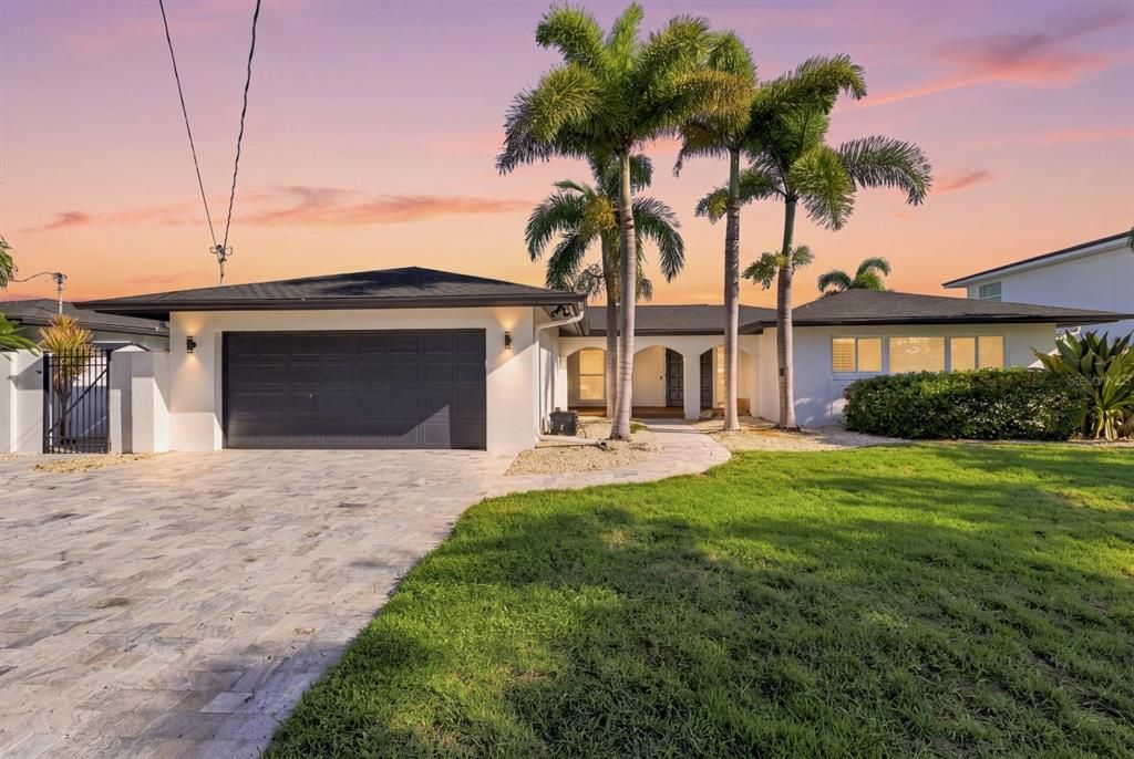 En Venta: $1,650,000 (4 camas, 3 baños, 2372 Pies cuadrados)