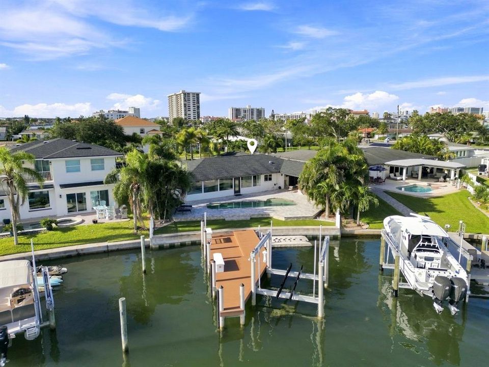 En Venta: $1,650,000 (4 camas, 3 baños, 2372 Pies cuadrados)