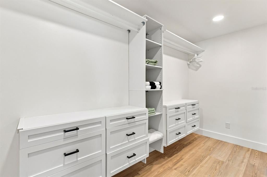 En Venta: $1,650,000 (4 camas, 3 baños, 2372 Pies cuadrados)