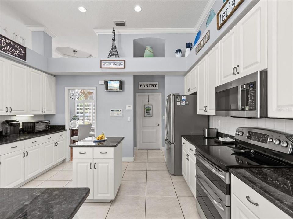 For Sale: $499,000 (4 beds, 3 baths, 2320 Square Feet)