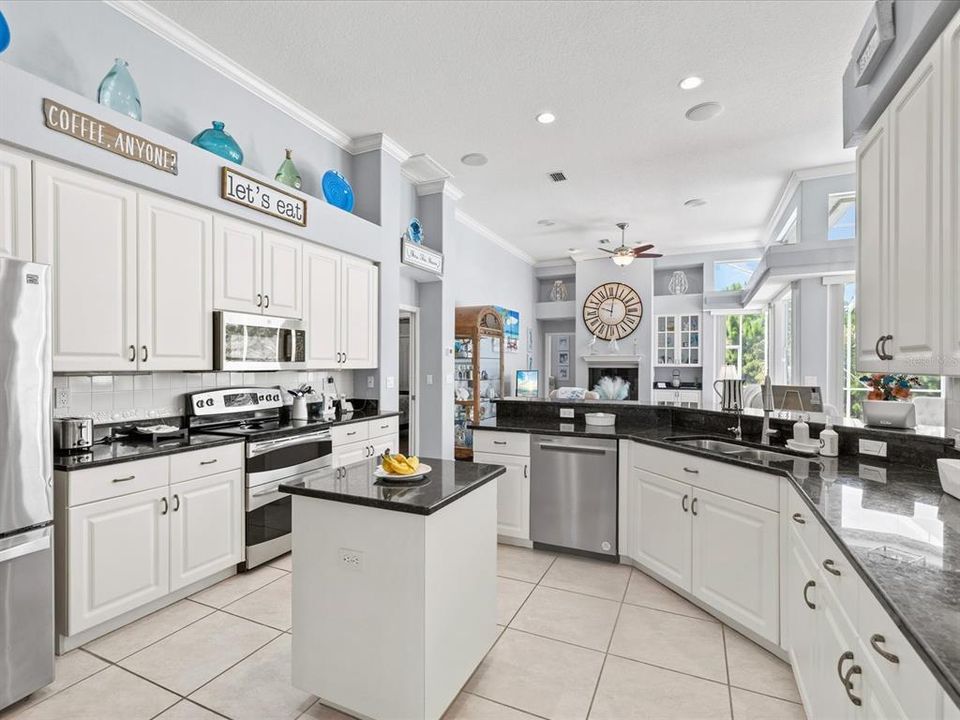 For Sale: $499,000 (4 beds, 3 baths, 2320 Square Feet)