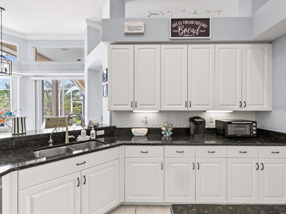 For Sale: $499,000 (4 beds, 3 baths, 2320 Square Feet)