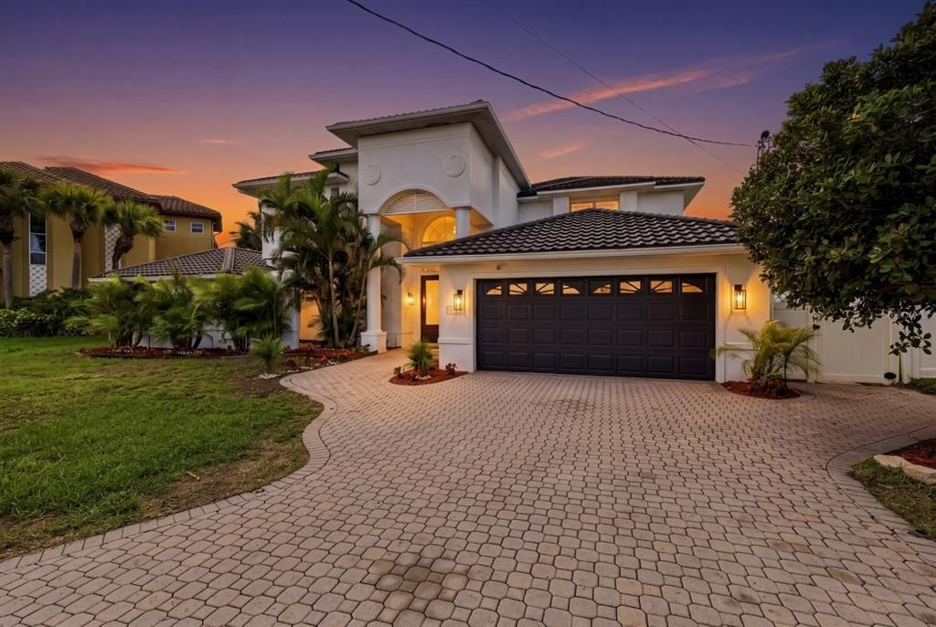 En Venta: $3,400,000 (5 camas, 4 baños, 4558 Pies cuadrados)
