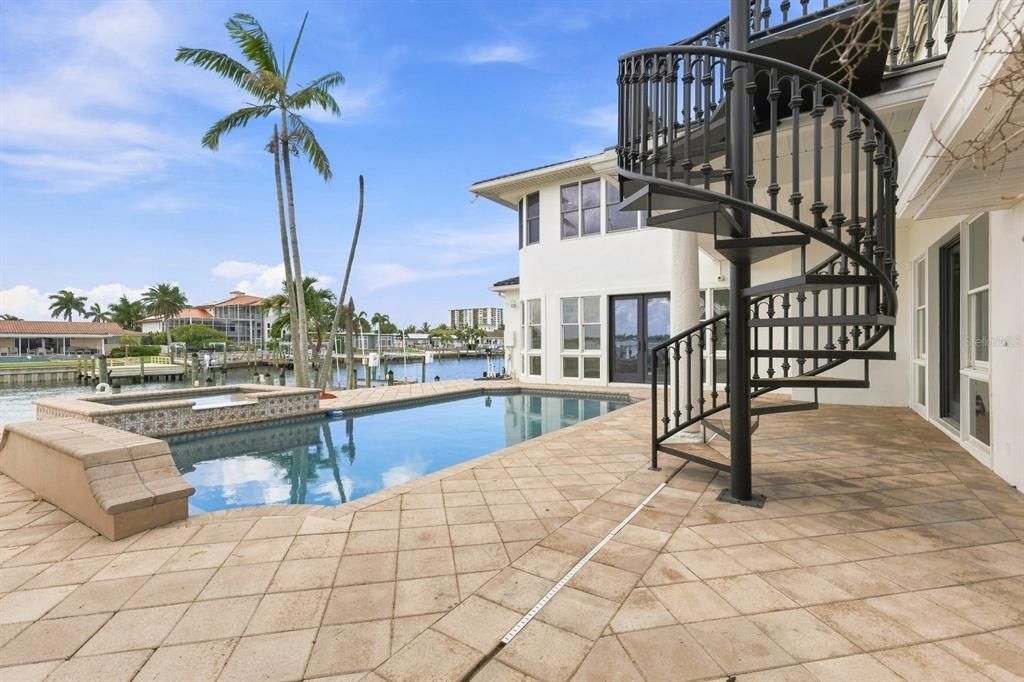 En Venta: $3,400,000 (5 camas, 4 baños, 4558 Pies cuadrados)