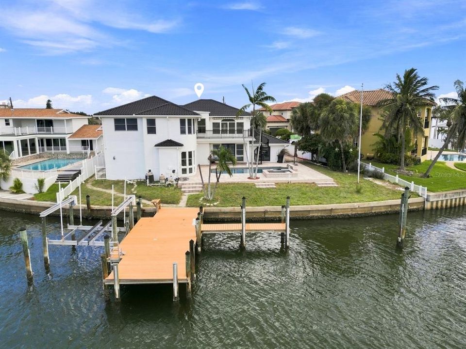 En Venta: $3,400,000 (5 camas, 4 baños, 4558 Pies cuadrados)