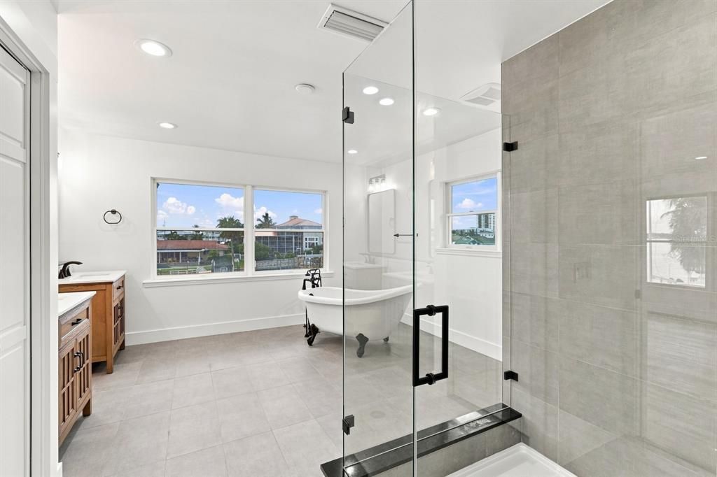 En Venta: $3,400,000 (5 camas, 4 baños, 4558 Pies cuadrados)