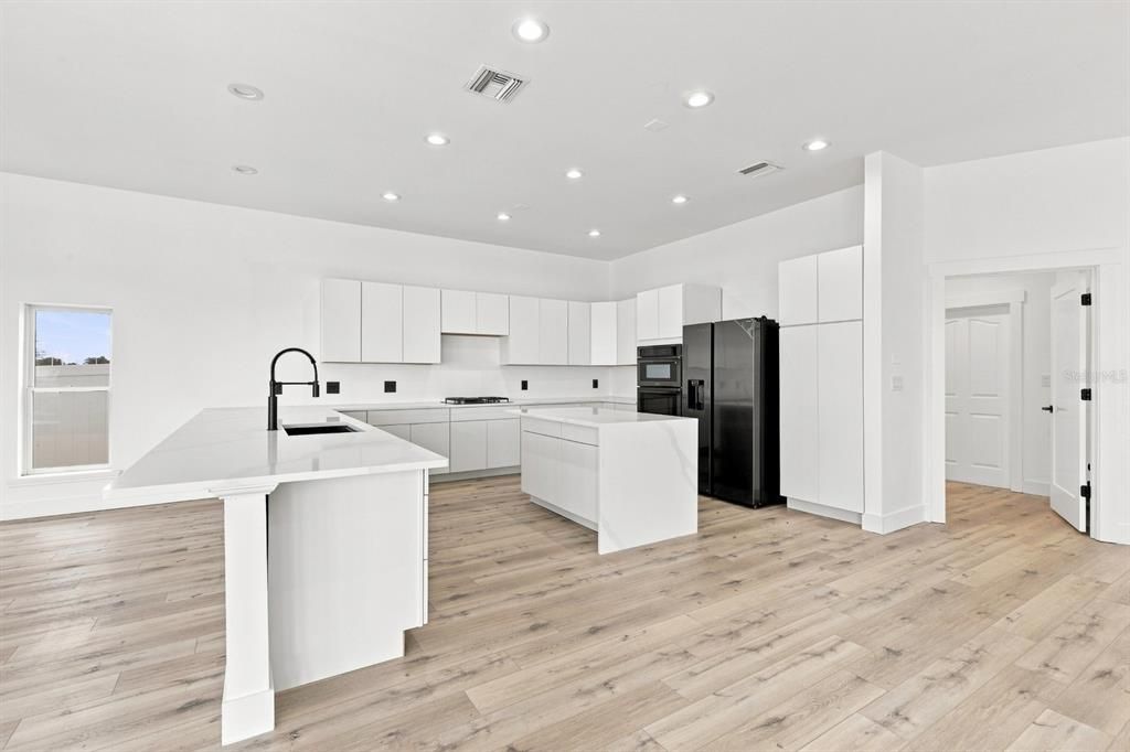 En Venta: $3,400,000 (5 camas, 4 baños, 4558 Pies cuadrados)