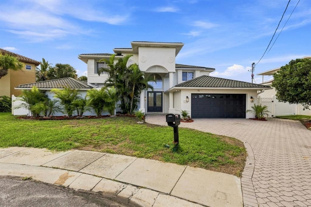 En Venta: $3,400,000 (5 camas, 4 baños, 4558 Pies cuadrados)