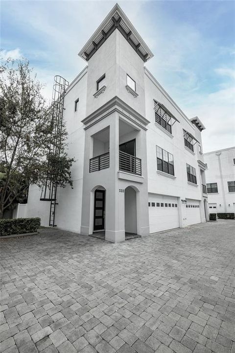 For Rent: $4,500 (3 beds, 3 baths, 2824 Square Feet)