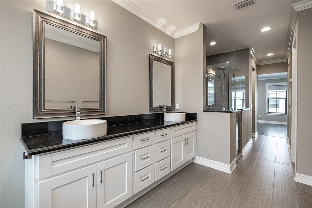 For Rent: $4,500 (3 beds, 3 baths, 2824 Square Feet)
