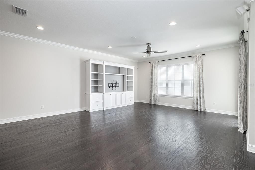For Rent: $4,500 (3 beds, 3 baths, 2824 Square Feet)