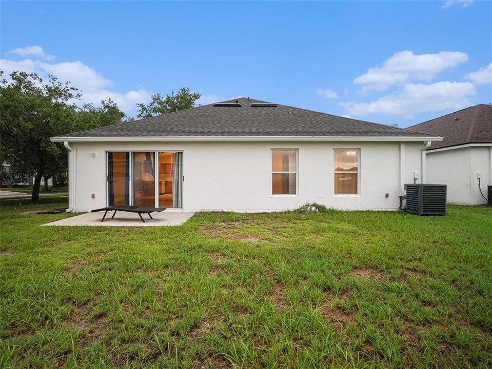 For Rent: $2,250 (4 beds, 2 baths, 1956 Square Feet)