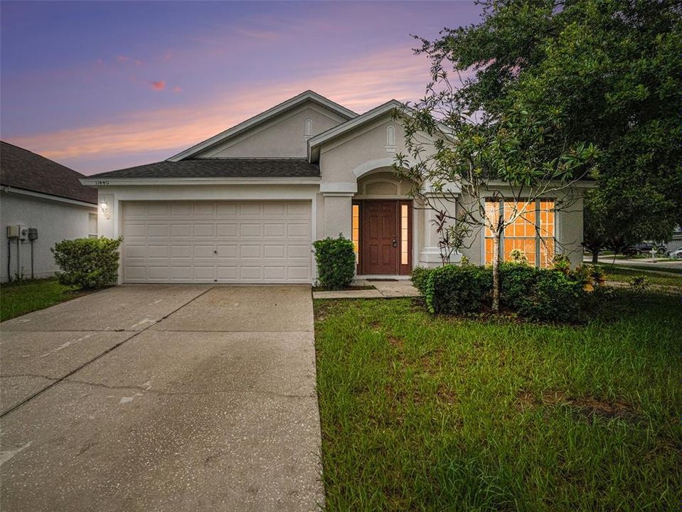 For Rent: $2,250 (4 beds, 2 baths, 1956 Square Feet)