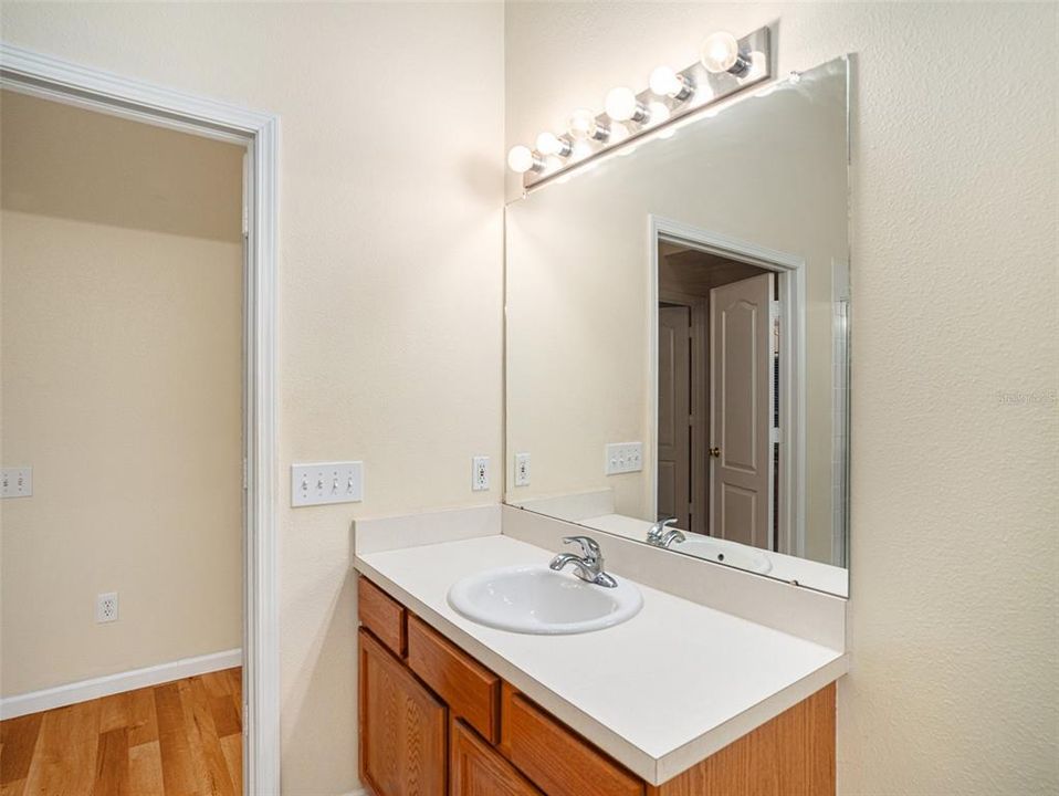 For Rent: $2,250 (4 beds, 2 baths, 1956 Square Feet)