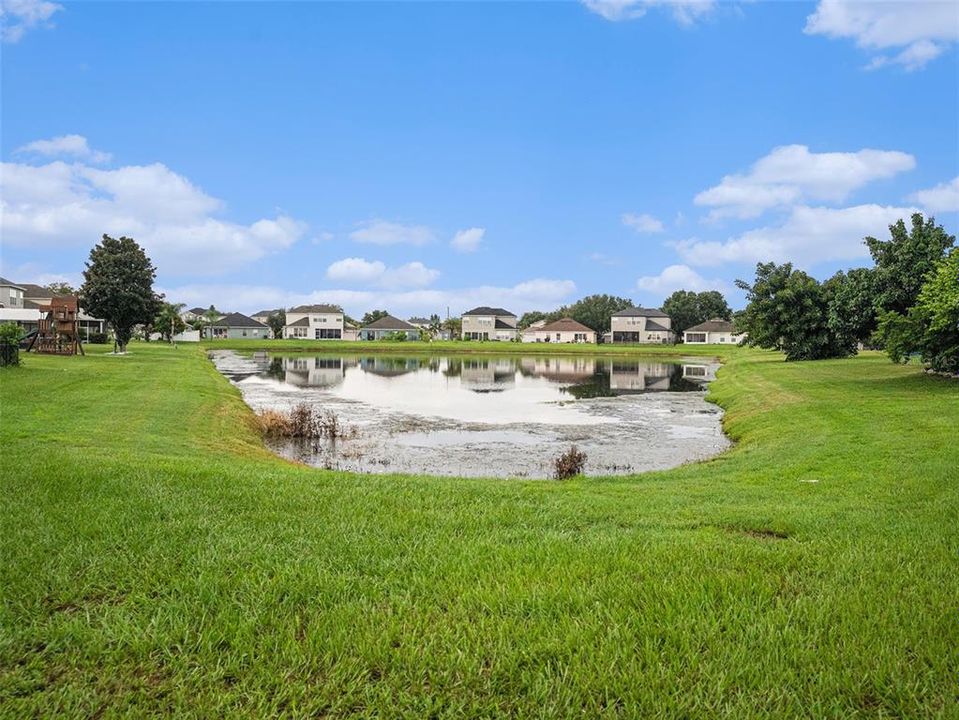 For Rent: $2,250 (4 beds, 2 baths, 1956 Square Feet)