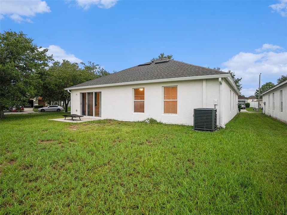For Rent: $2,250 (4 beds, 2 baths, 1956 Square Feet)