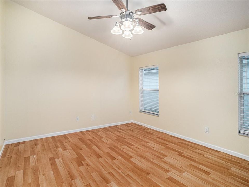 For Rent: $2,250 (4 beds, 2 baths, 1956 Square Feet)