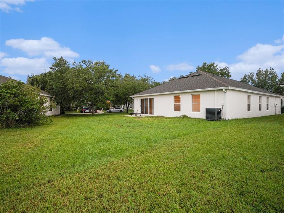 For Rent: $2,250 (4 beds, 2 baths, 1956 Square Feet)