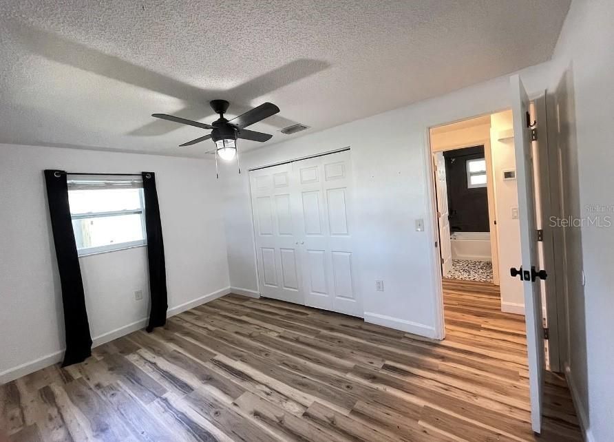 For Rent: $1,900 (3 beds, 1 baths, 1200 Square Feet)