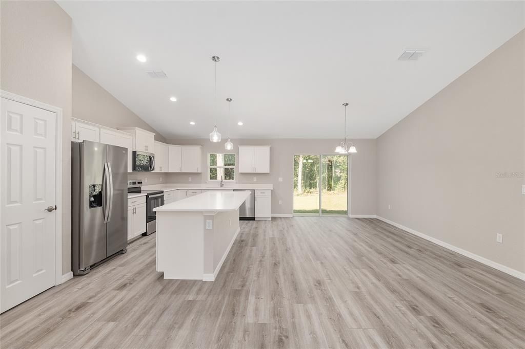 En Venta: $284,900 (3 camas, 2 baños, 1695 Pies cuadrados)