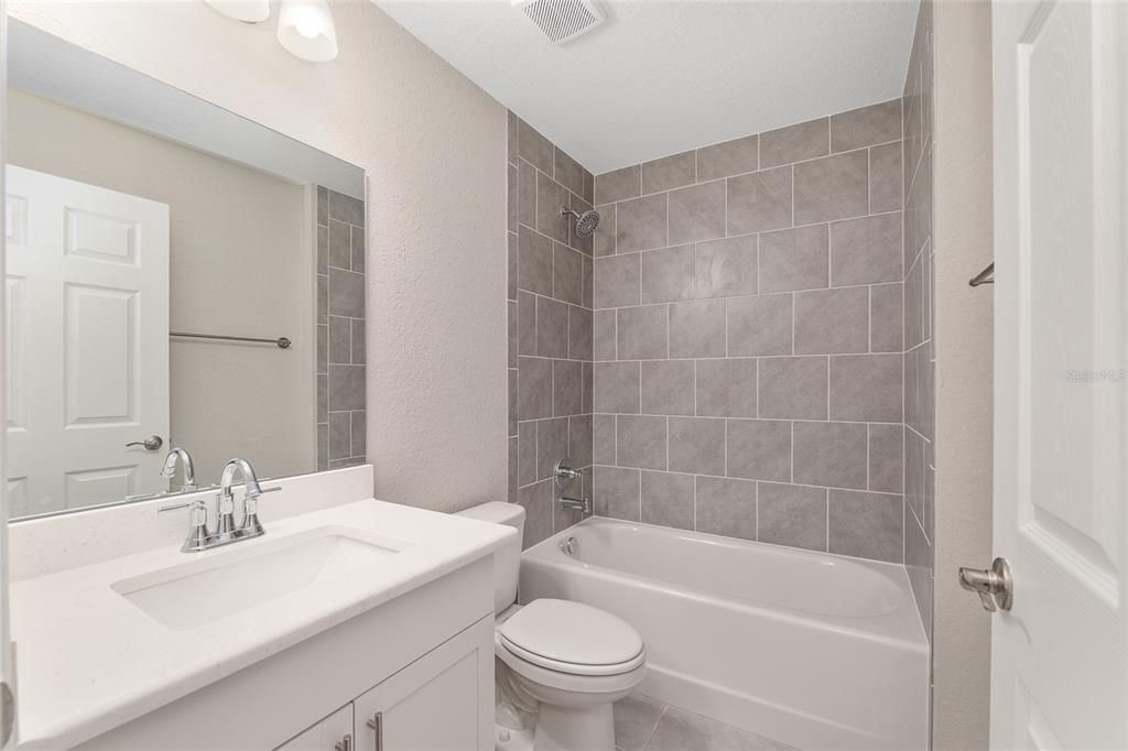 En Venta: $284,900 (3 camas, 2 baños, 1695 Pies cuadrados)