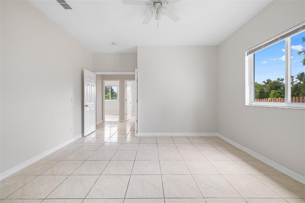 En Venta: $359,000 (3 camas, 2 baños, 1642 Pies cuadrados)