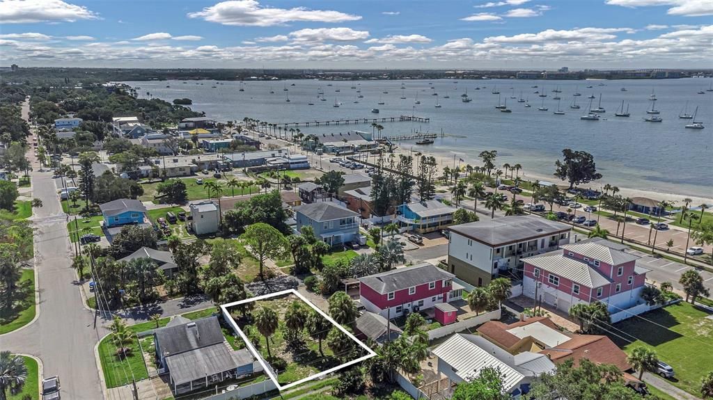 待售: $250,000 (0.10 acres)