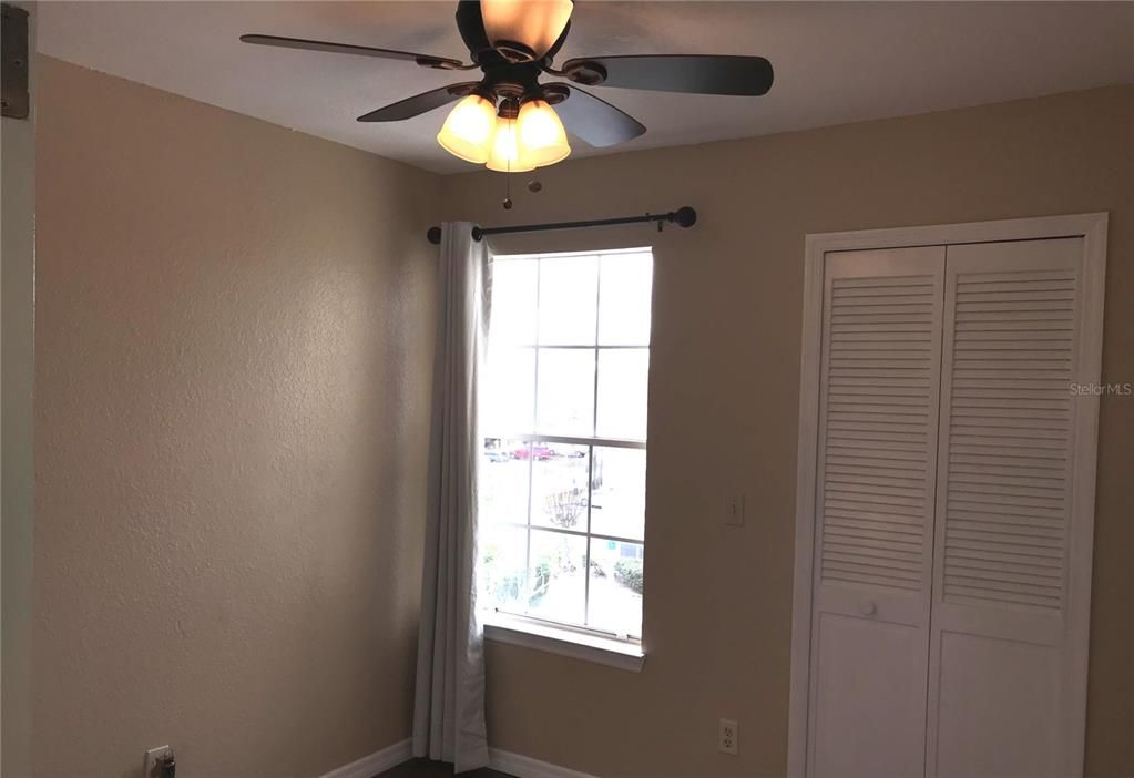 For Rent: $1,450 (2 beds, 1 baths, 810 Square Feet)