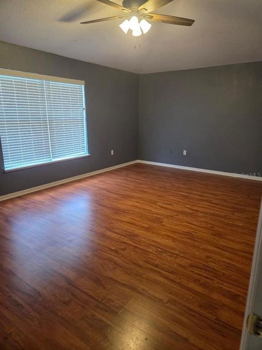 En Venta: $379,900 (5 camas, 2 baños, 2952 Pies cuadrados)