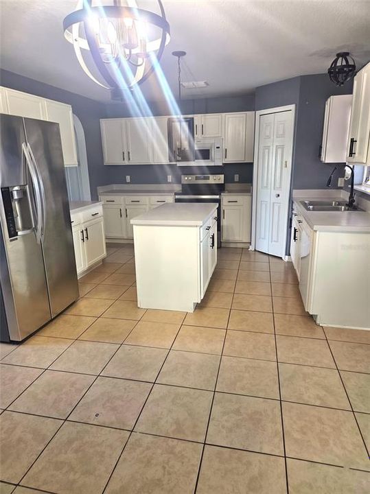 En Venta: $379,900 (5 camas, 2 baños, 2952 Pies cuadrados)
