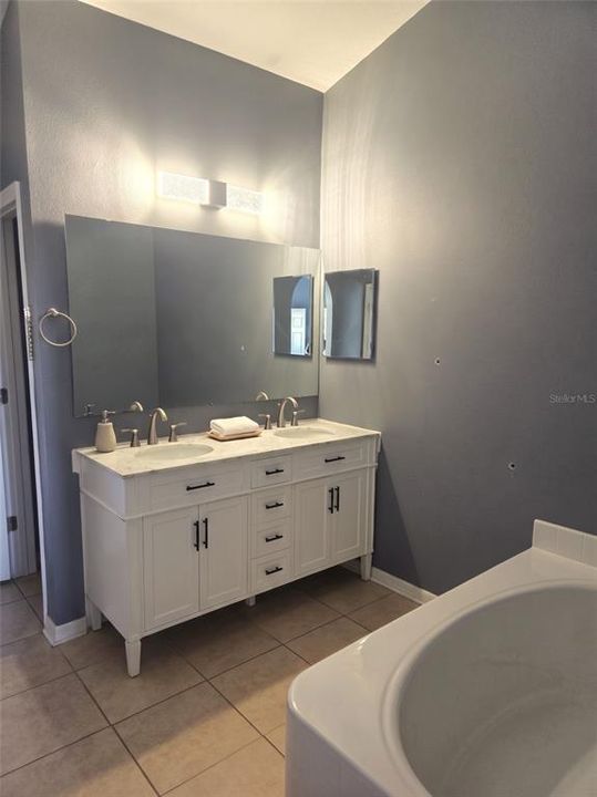 En Venta: $379,900 (5 camas, 2 baños, 2952 Pies cuadrados)