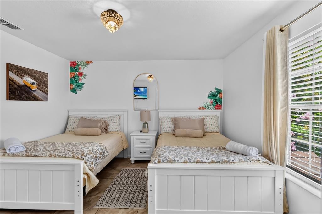 For Sale: $645,000 (6 beds, 3 baths, 2816 Square Feet)