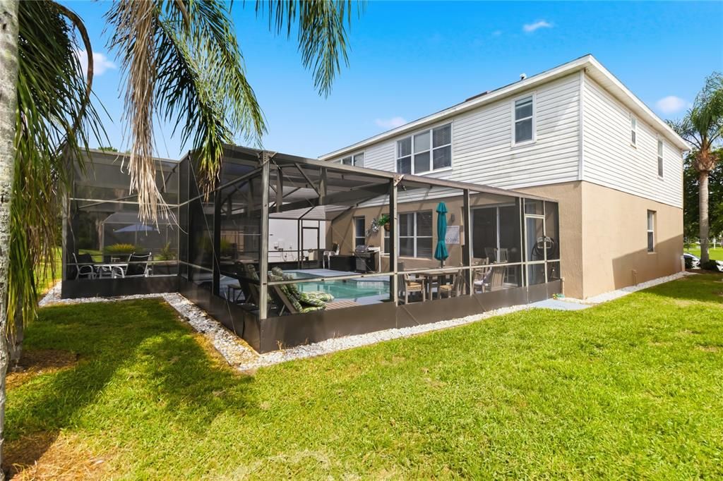For Sale: $645,000 (6 beds, 3 baths, 2816 Square Feet)