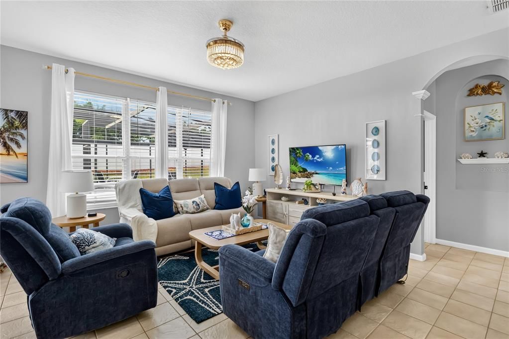 For Sale: $645,000 (6 beds, 3 baths, 2816 Square Feet)