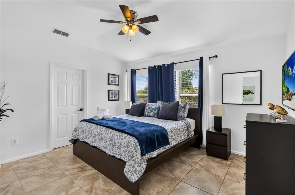 For Sale: $645,000 (6 beds, 3 baths, 2816 Square Feet)