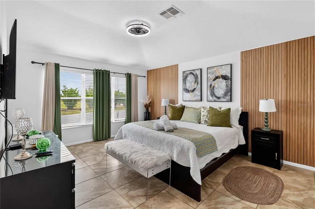 For Sale: $645,000 (6 beds, 3 baths, 2816 Square Feet)
