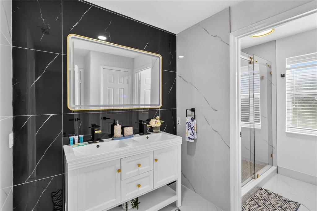 For Sale: $645,000 (6 beds, 3 baths, 2816 Square Feet)