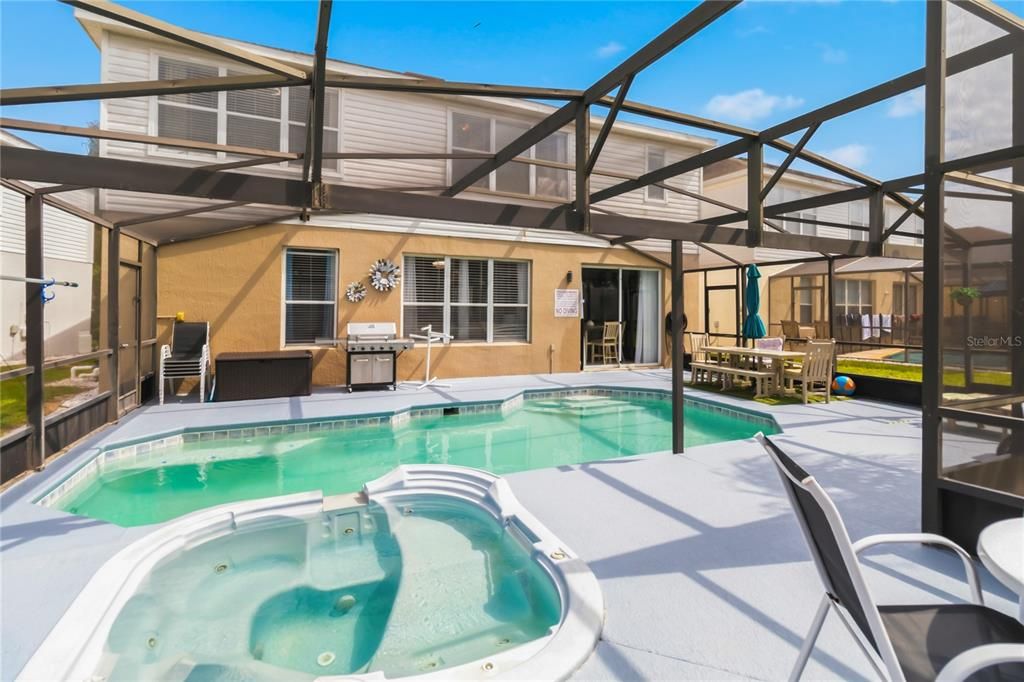 For Sale: $645,000 (6 beds, 3 baths, 2816 Square Feet)