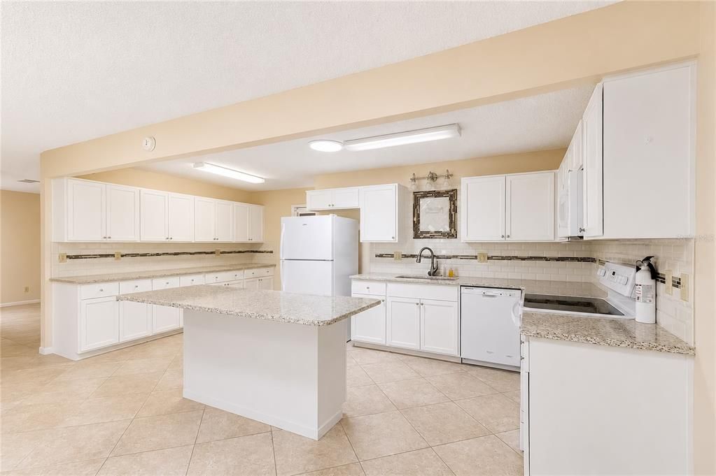 For Sale: $179,800 (2 beds, 2 baths, 1541 Square Feet)