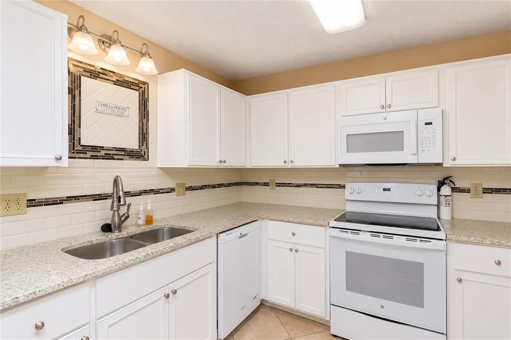 For Sale: $179,800 (2 beds, 2 baths, 1541 Square Feet)