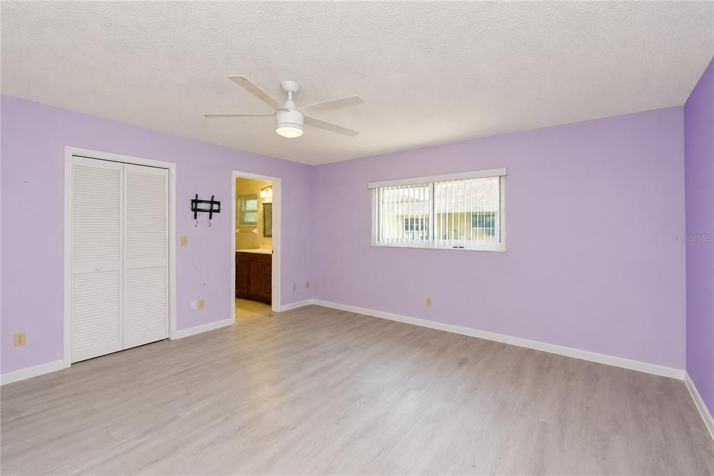 For Sale: $179,800 (2 beds, 2 baths, 1541 Square Feet)