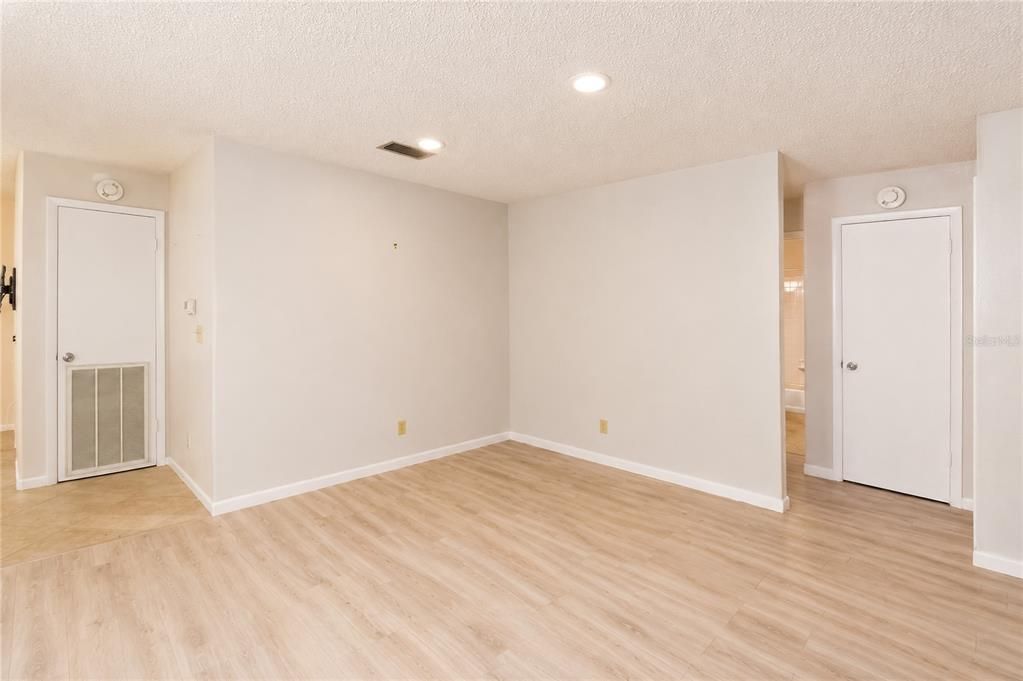 For Sale: $179,800 (2 beds, 2 baths, 1541 Square Feet)