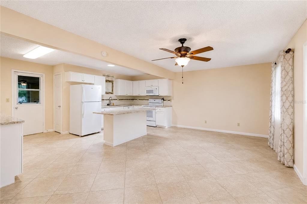 For Sale: $179,800 (2 beds, 2 baths, 1541 Square Feet)