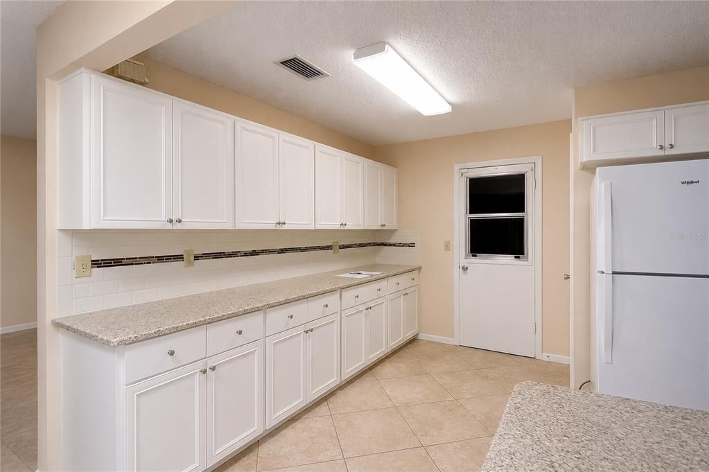 For Sale: $179,800 (2 beds, 2 baths, 1541 Square Feet)