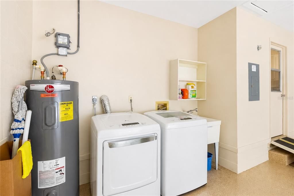 For Sale: $179,800 (2 beds, 2 baths, 1541 Square Feet)