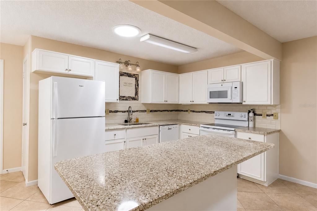 For Sale: $179,800 (2 beds, 2 baths, 1541 Square Feet)
